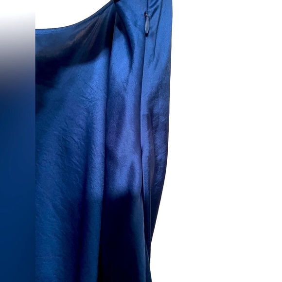 Wilfred Scenery Dress in Ultramarine Blue
Size Large - Picture 10 of 16